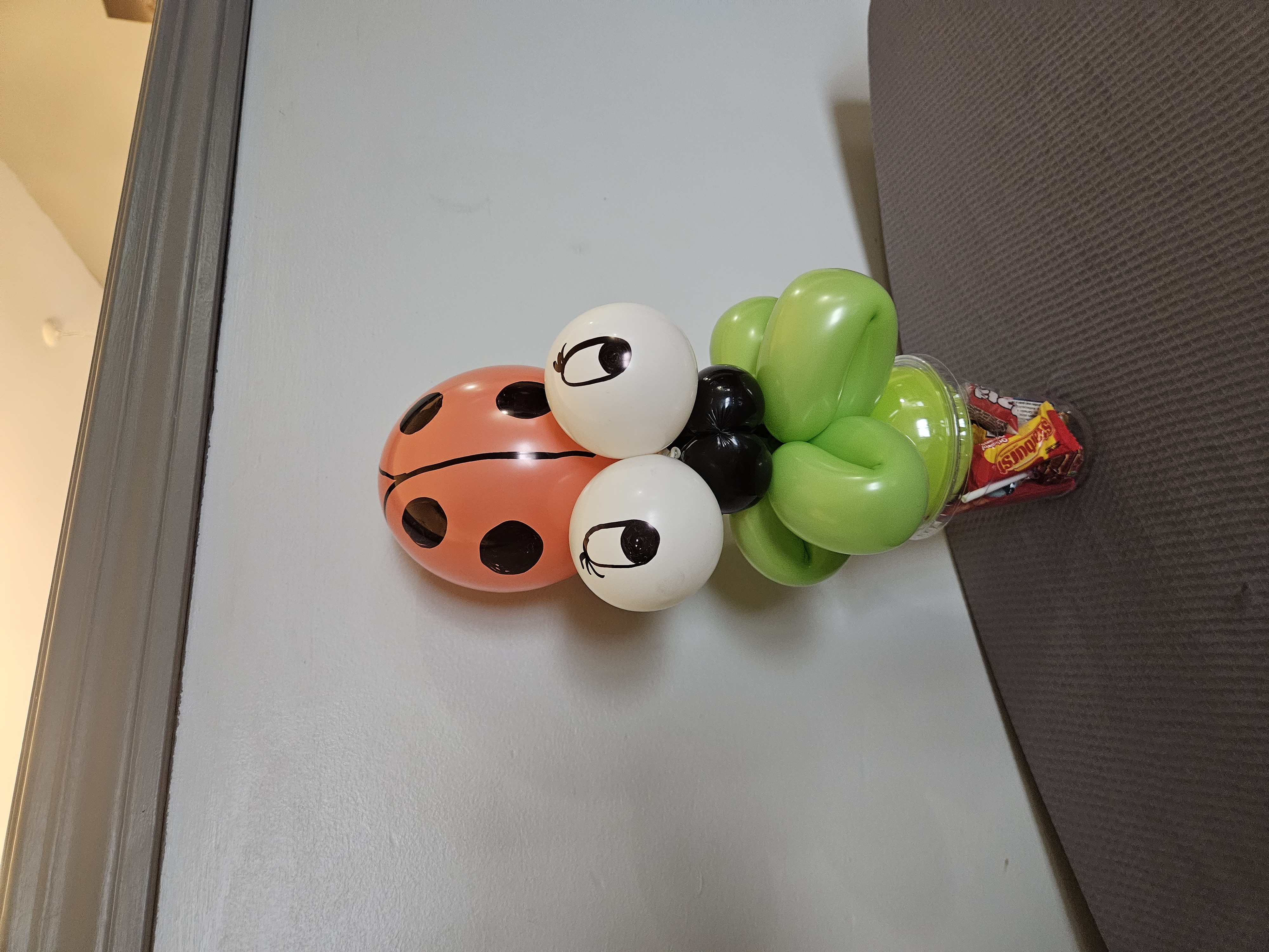 balloon ladybug on a candy cup