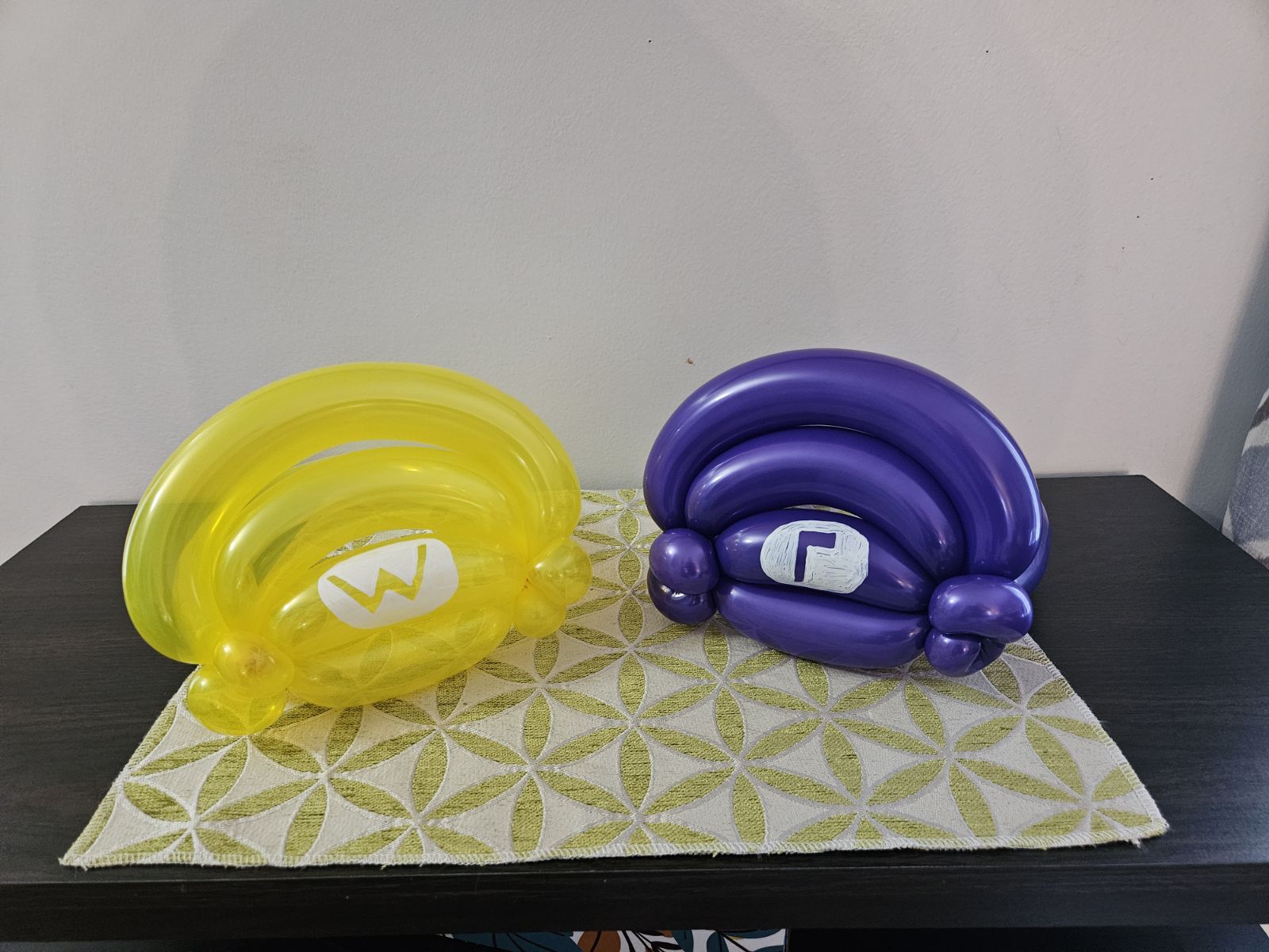 wario and waluigi balloon hats