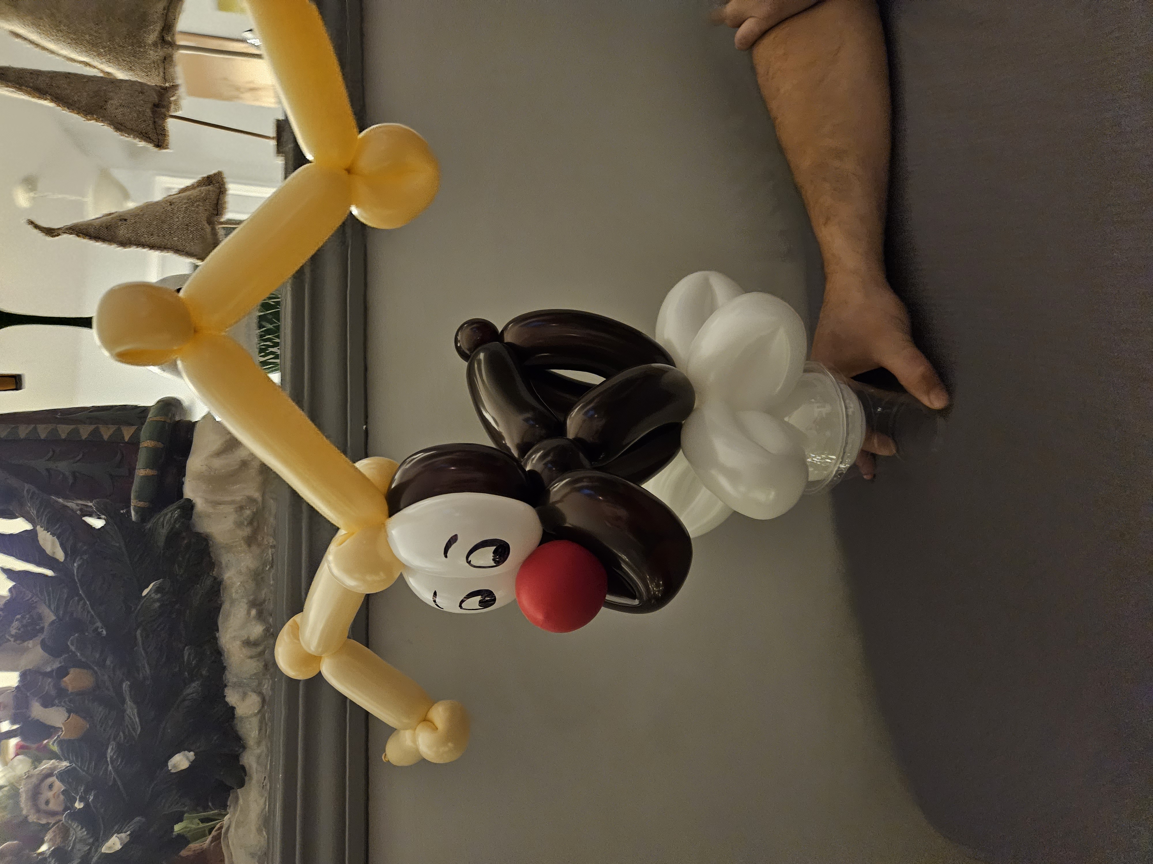 balloon reindeer on a candy cup